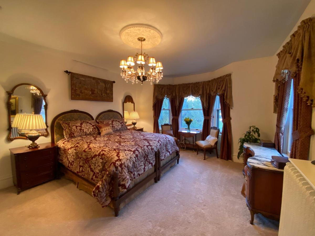 Breese Inn Екстер'єр фото